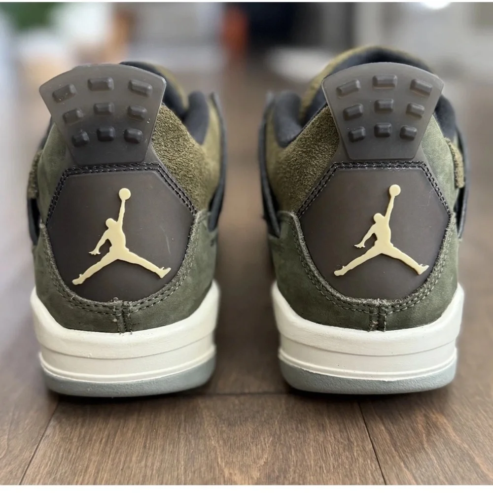 Nike Air Jordan 4 Retro Special Edition Craft Olive Size 6Y/ Womens 7.5 Sneakers